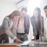 Manager : bien communiquer, ce n’est pas parler plus… c’est cadrer mieux et adapter son style